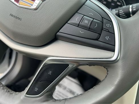 Used 2025 Cadillac XT5 Premium Luxury image 11