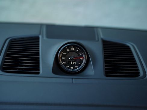 Used 2022 Porsche Cayenne GTS w/ Premium Package Plus image 31