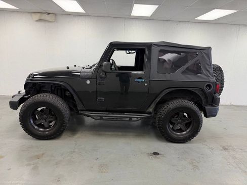 Used 2011 Jeep Wrangler Sport AWD/4WD image 2