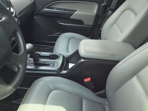 Used 2020 Chevrolet Colorado W/T RWD image 13