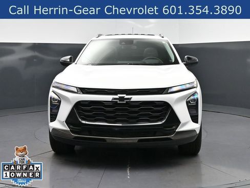 Used 2025 Chevrolet Trax ACTIV w/ Sunroof Package FWD image 10