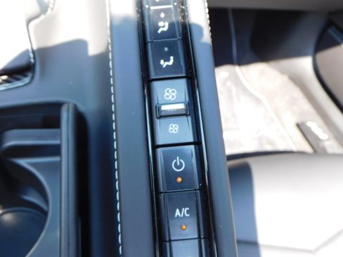 Used 2023 Chevrolet Corvette Stingray Premium Conv w/ Z51 Performance Package image 37