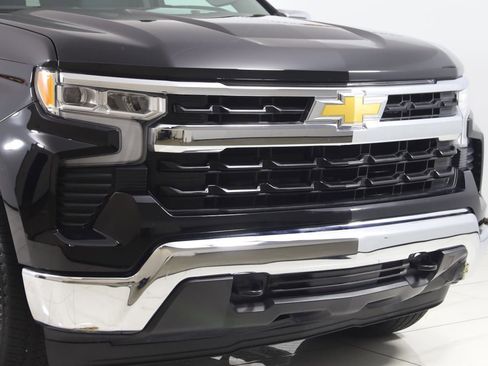 Used 2024 Chevrolet Silverado 1500 LT AWD/4WD image 36