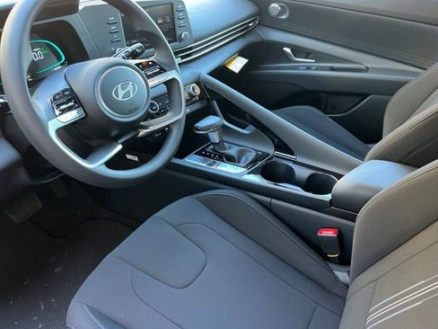 New 2026 Hyundai Elantra Hybrid FWD image 9