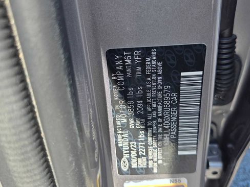 Used 2024 Hyundai Elantra SE FWD image 19