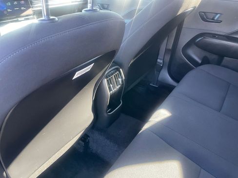 Used 2025 Hyundai Kona SEL image 24