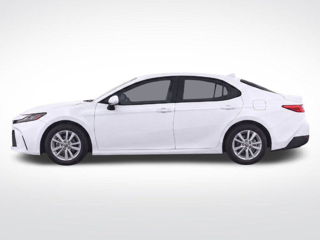 Used 2025 Toyota Camry LE FWD image 7