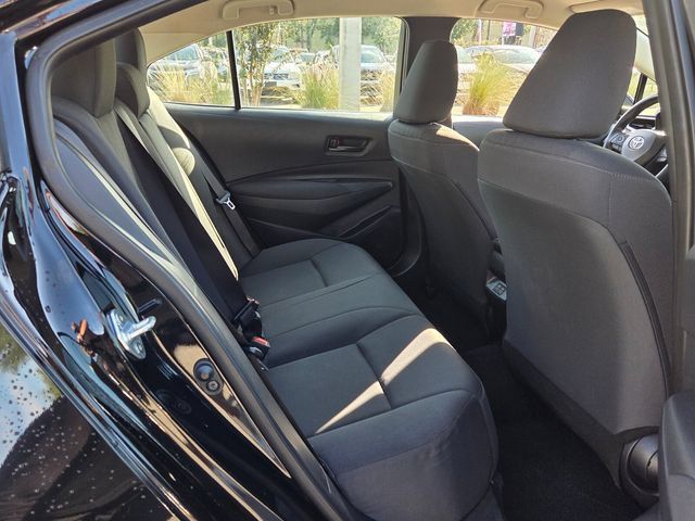 Used 2025 Toyota Corolla LE FWD image 15