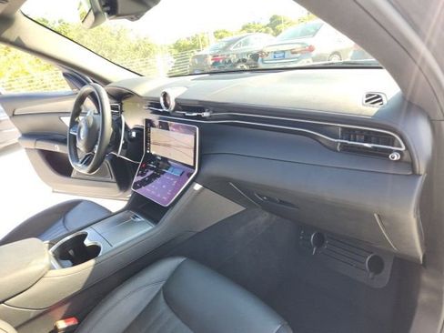 Used 2023 Maserati Grecale GT image 24