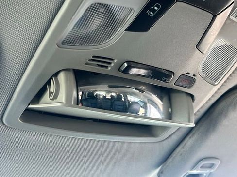 Used 2020 Toyota Sienna SE image 35