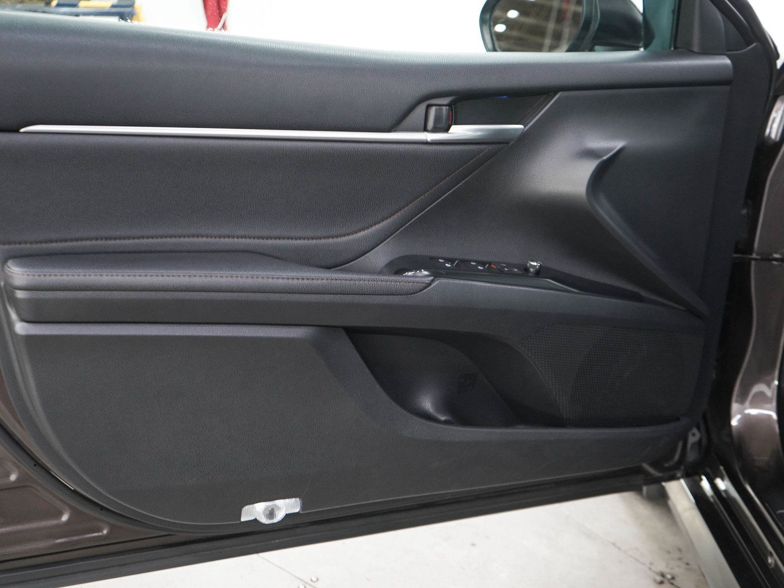 Used 2018 Toyota Camry XLE FWD image 17