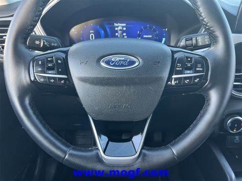 Used 2022 Ford Escape SEL w/ Technology Package image 12