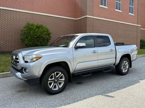 Used 2018 Toyota Tacoma Limited AWD/4WD image 4