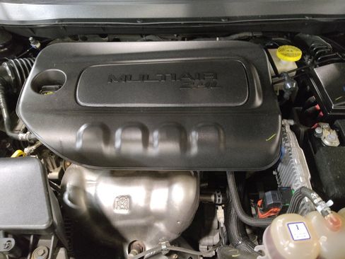 Used 2019 Jeep Cherokee Latitude w/ Popular Appearance Group FWD image 30