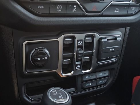 New 2026 Jeep Gladiator Sport image 24