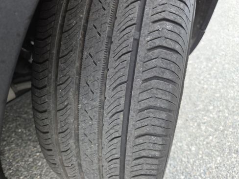 Used 2025 Cadillac XT4 Premium Luxury image 10