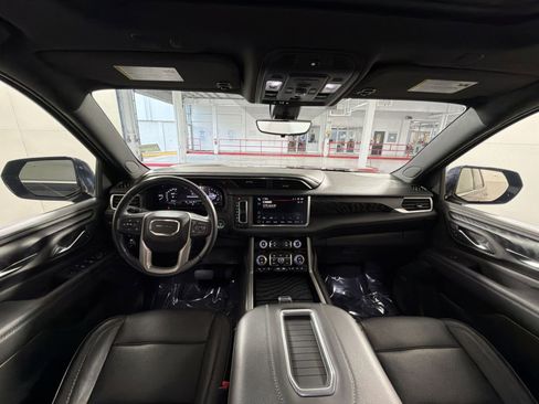Used 2022 GMC Yukon Denali w/ Denali Premium Package image 22