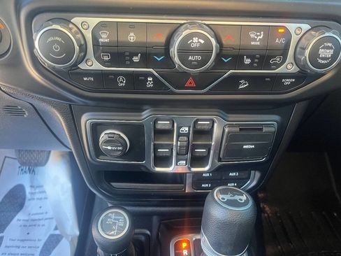 Used 2020 Jeep Wrangler Unlimited Sahara w/ LED Lighting Group image 20