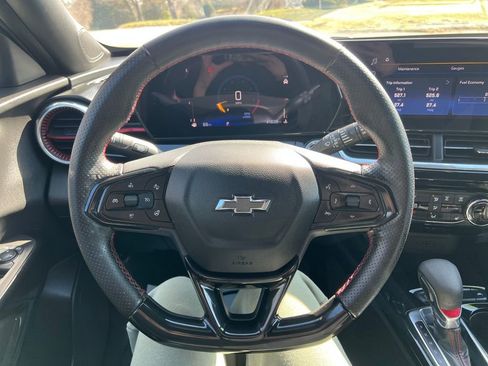 Used 2024 Chevrolet Trax RS w/ Driver Confidence Package image 13