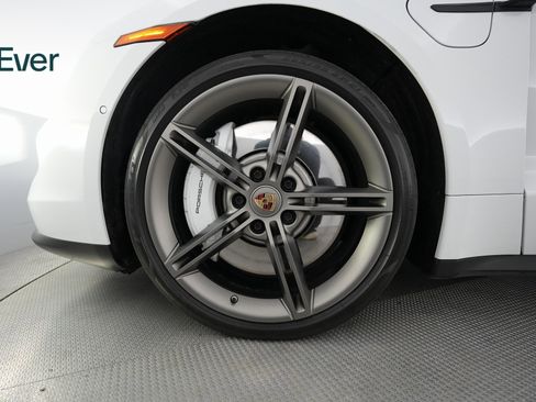 Used 2022 Porsche Taycan 4S image 18