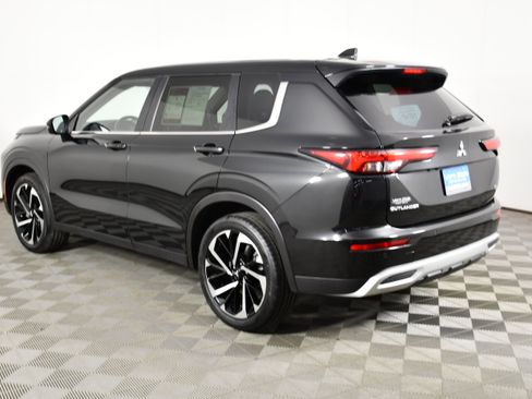 Used 2023 Mitsubishi Outlander SE AWD/4WD image 8