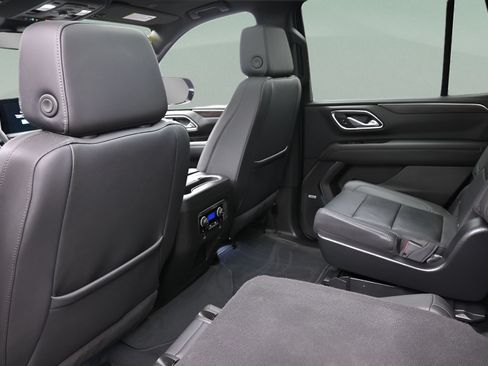 Used 2023 Chevrolet Tahoe LT w/ Luxury Package AWD/4WD image 47