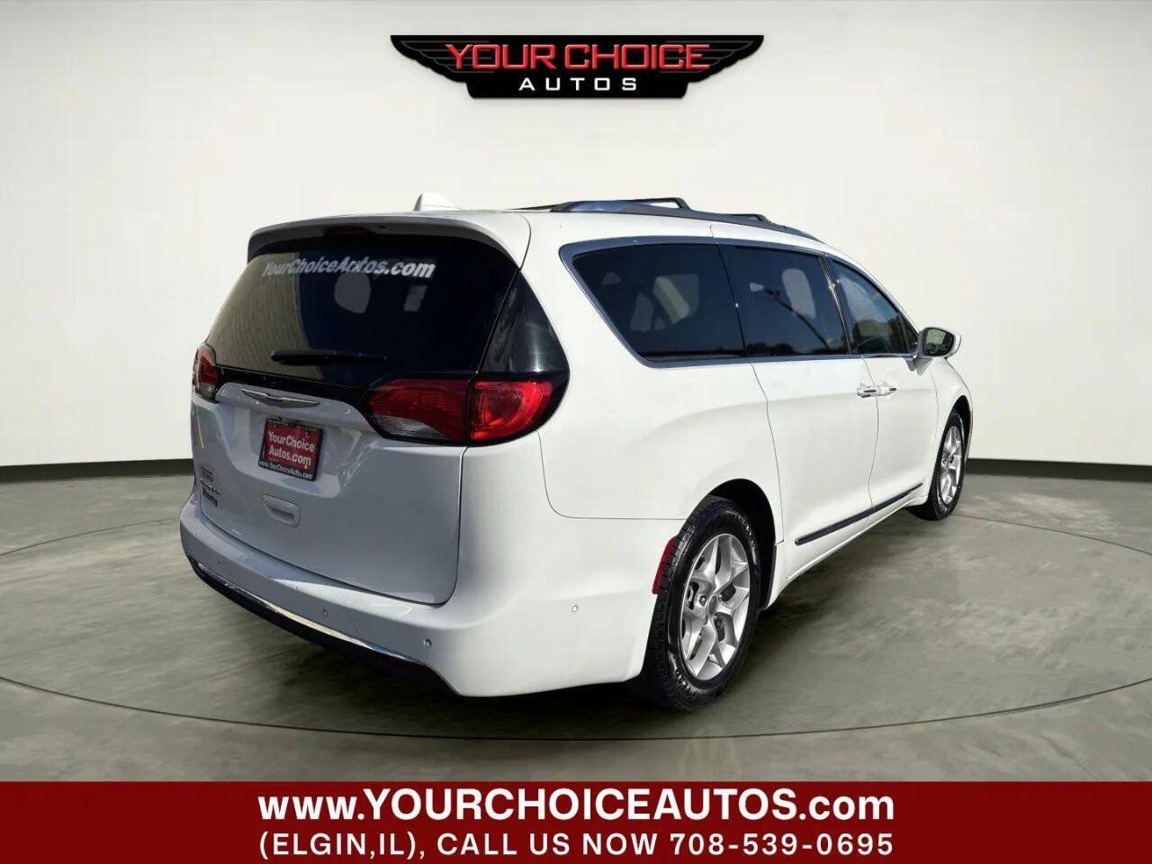 Used 2019 Chrysler Pacifica Touring-L Plus w/ Advanced Safetytec Group FWD image 8