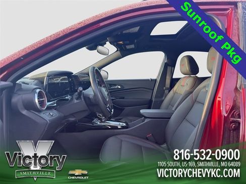 Used 2025 Chevrolet Trax RS w/ Sunroof Package image 9