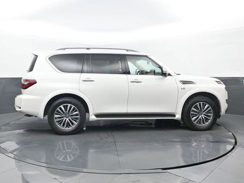 Used 2022 Nissan Armada SV w/ SV Appearance Package image 2