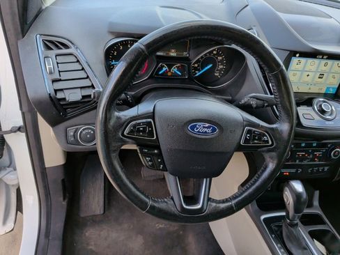 Used 2019 Ford Escape Titanium image 16