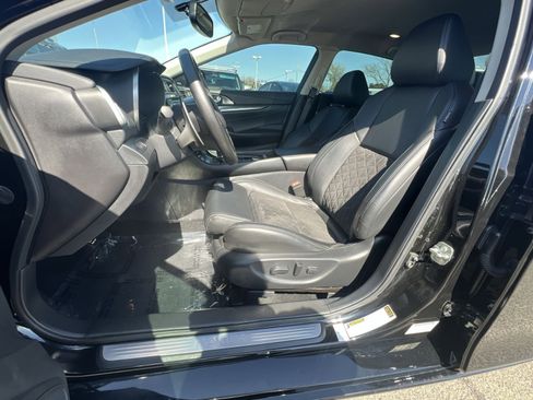 Used 2017 Nissan Maxima SR w/ Midnight Edition FWD image 13