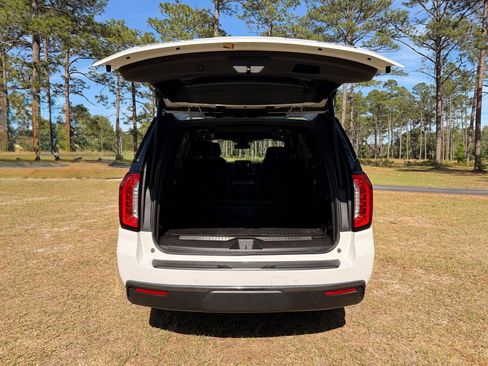 Used 2023 GMC Yukon AT4 AWD/4WD image 9