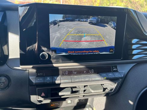 Used 2025 Toyota Camry LE image 17