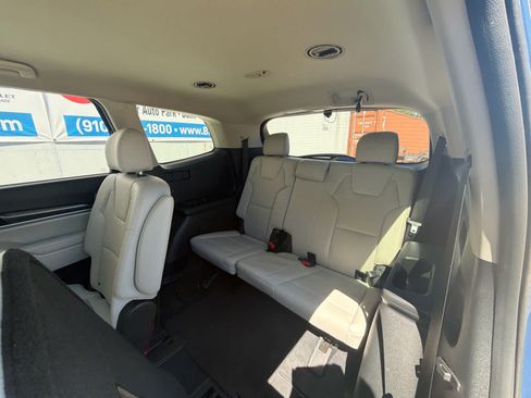 Used 2023 Kia Telluride S AWD/4WD image 33