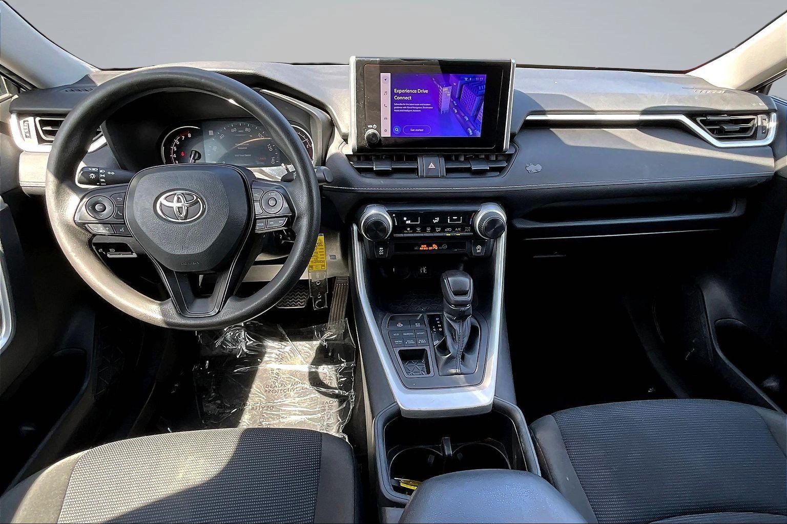 Used 2023 Toyota RAV4 LE AWD/4WD image 6