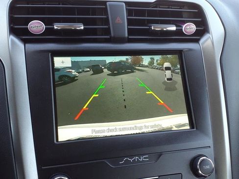 Used 2020 Ford Fusion SE image 20