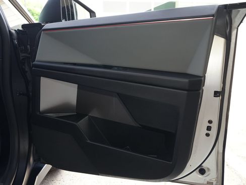 Used 2026 Tesla Cybertruck AWD Crew Cab image 18