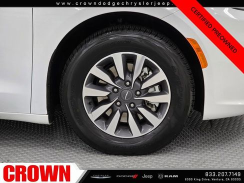 Certified 2024 Chrysler Pacifica Select image 9