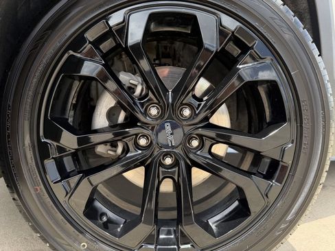 Used 2019 GMC Terrain SLE w/ Driver Convenience Package FWD image 9
