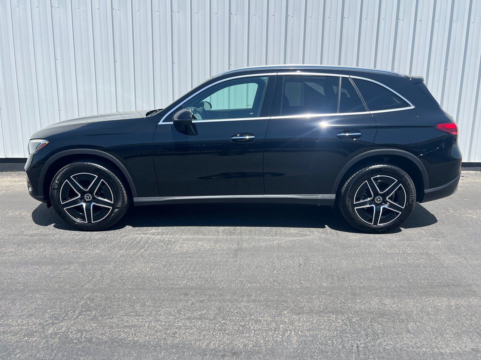 Used 2026 Mercedes-Benz GLC 300 4MATIC image 3