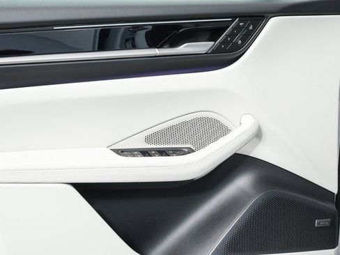 New 2026 Porsche Macan 4S Electric image 6