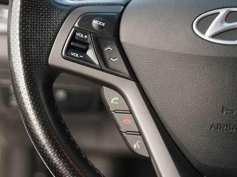 Used 2016 Hyundai Veloster Turbo FWD image 20
