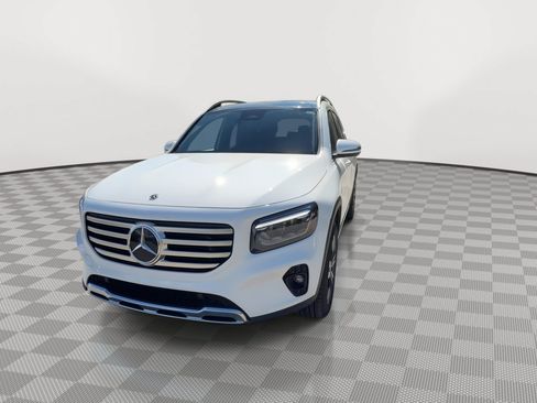 Used 2026 Mercedes-Benz GLB 250 4MATIC image 3