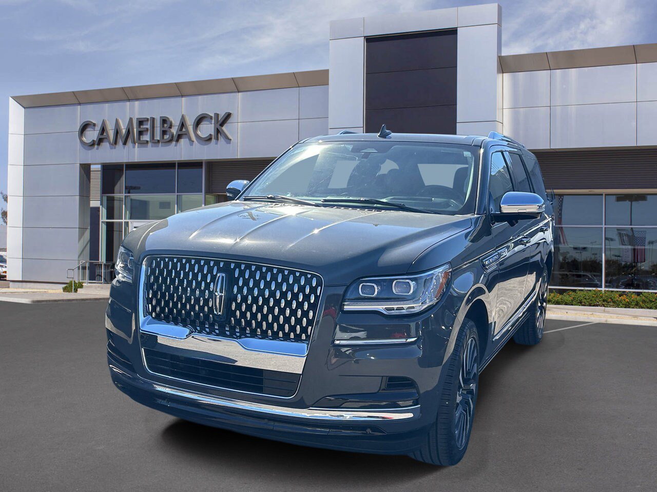 Used 2024 Lincoln Navigator Black Label AWD/4WD image 2