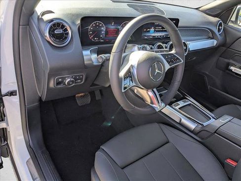 New 2026 Mercedes-Benz GLB 250 image 3