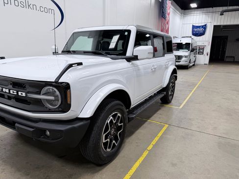 Used 2023 Ford Bronco Outer Banks AWD/4WD image 18