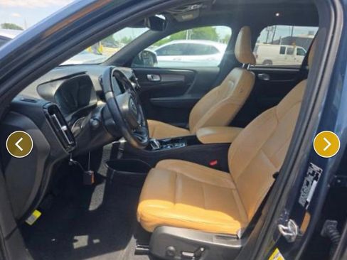 Used 2021 Volvo XC40 T4 Inscription FWD image 6