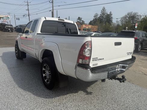Used 2015 Toyota Tacoma PreRunner w/ SR5 Package image 7