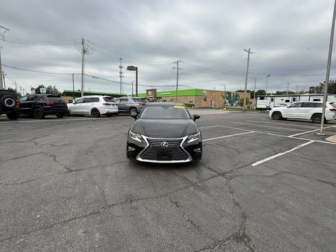 Used 2018 Lexus ES 350 w/ Navigation System Package FWD image 4