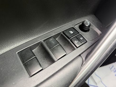 Used 2023 Toyota Corolla Cross LE image 24